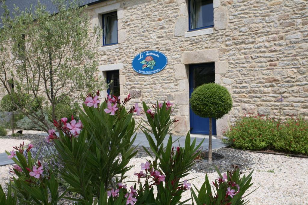 Hôtel - Restaurant l'Hortensia Noyalo Exterior foto